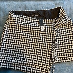 Steve Madden Black and White Houndstooth Skirt